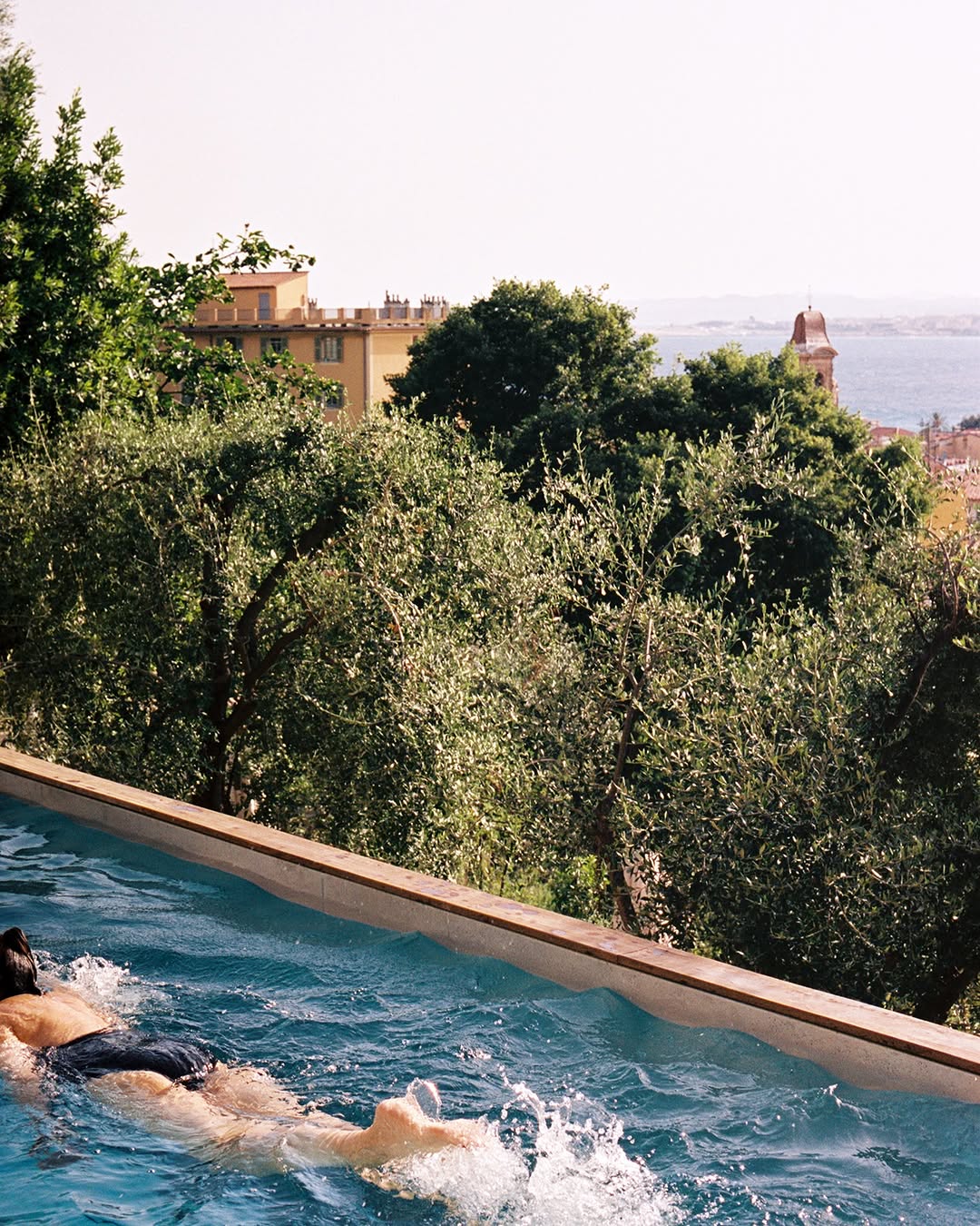 La piscine de l'hôtel du Couvent de Nice © adriannaglaviano